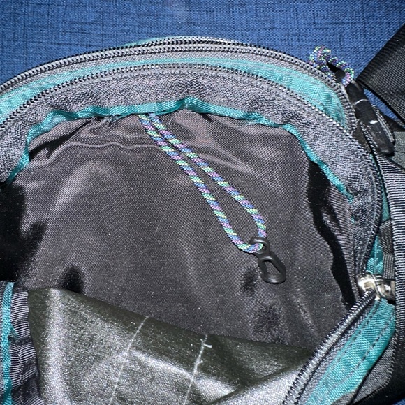 MEI Mountain Equipment Inc waist fanny pack. - Picture 3 of 11